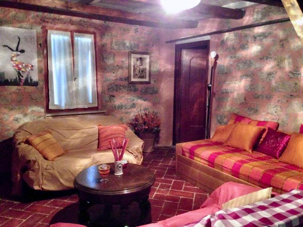 Апартаменты La Casa Del Bosco Bagnone Экстерьер фото